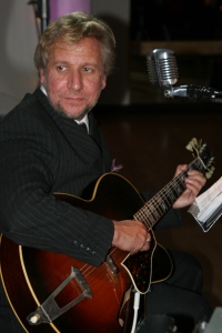 David Rankin as his alter-ego, jazz singer Artie Devlin